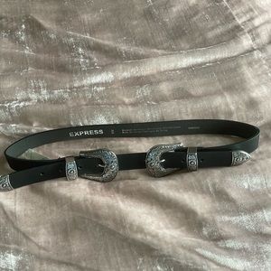 Double buckle express belt
